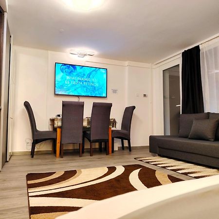 Nyuszis Apartman Kiskunmajsa Exterior foto